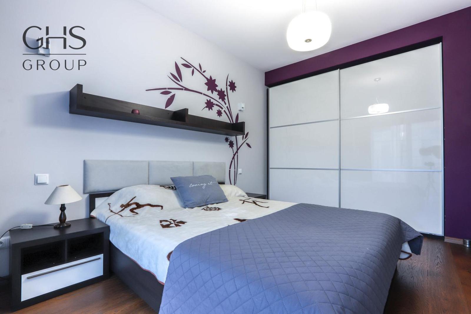 Beautiful In The Center, Angel Appartement